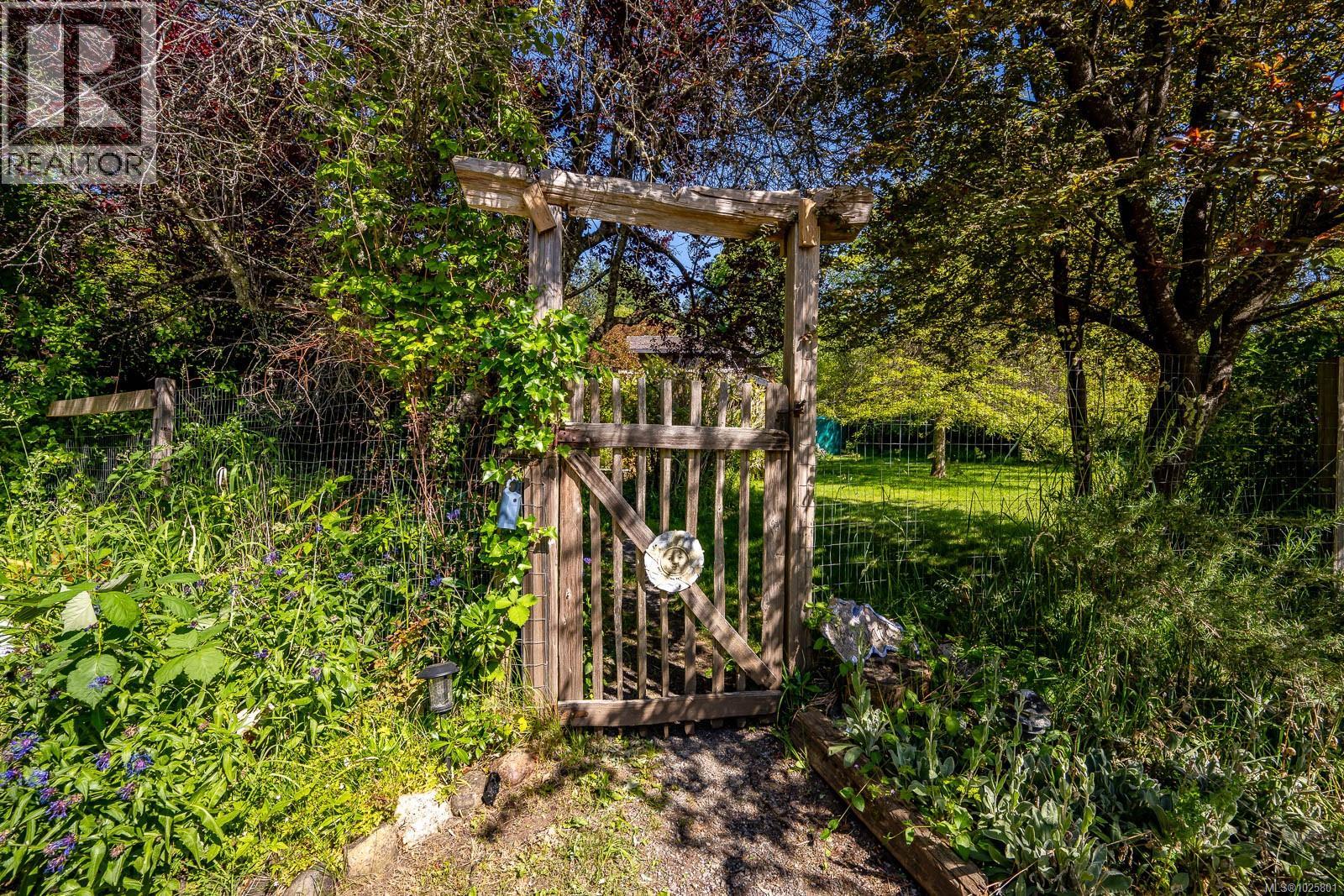 1885 Central Rd, Hornby Island, British Columbia  V0R 1Z0 - Photo 48 - 1025801