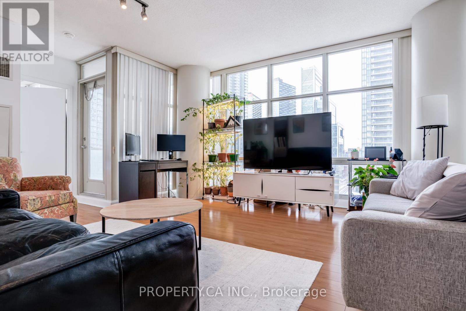 1703 - 35 Mariner Terrace, Toronto, Ontario  M5V 3V9 - Photo 14 - C12790086