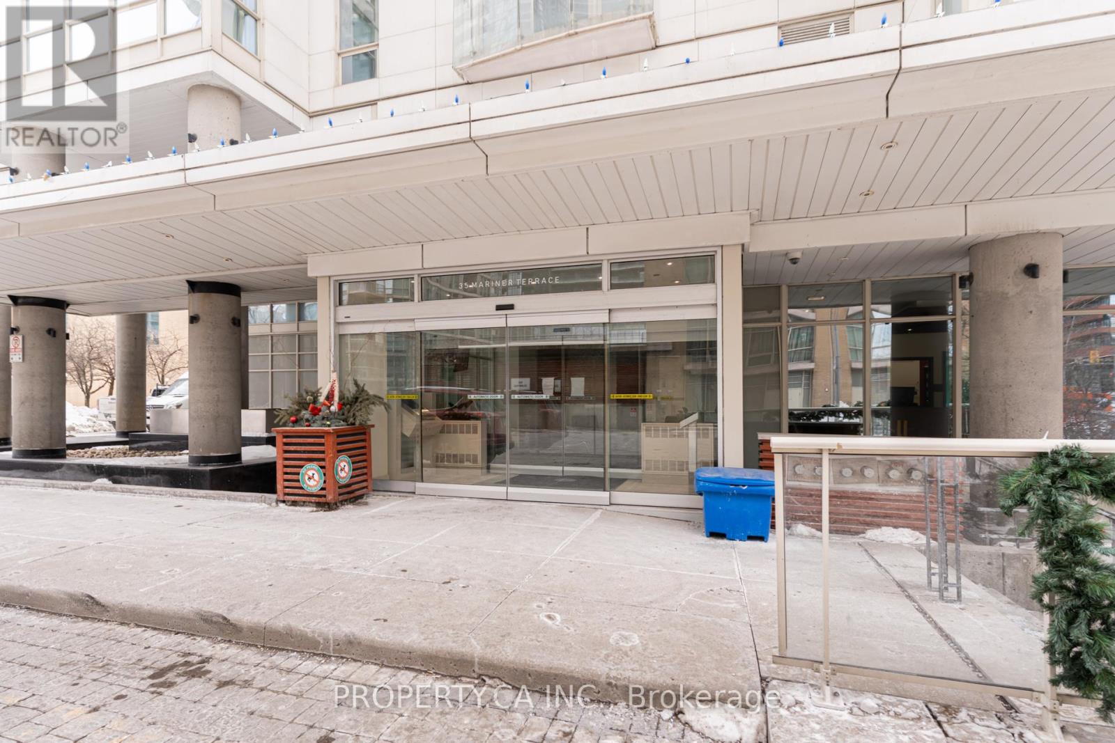 1703 - 35 Mariner Terrace, Toronto, Ontario  M5V 3V9 - Photo 3 - C12790086
