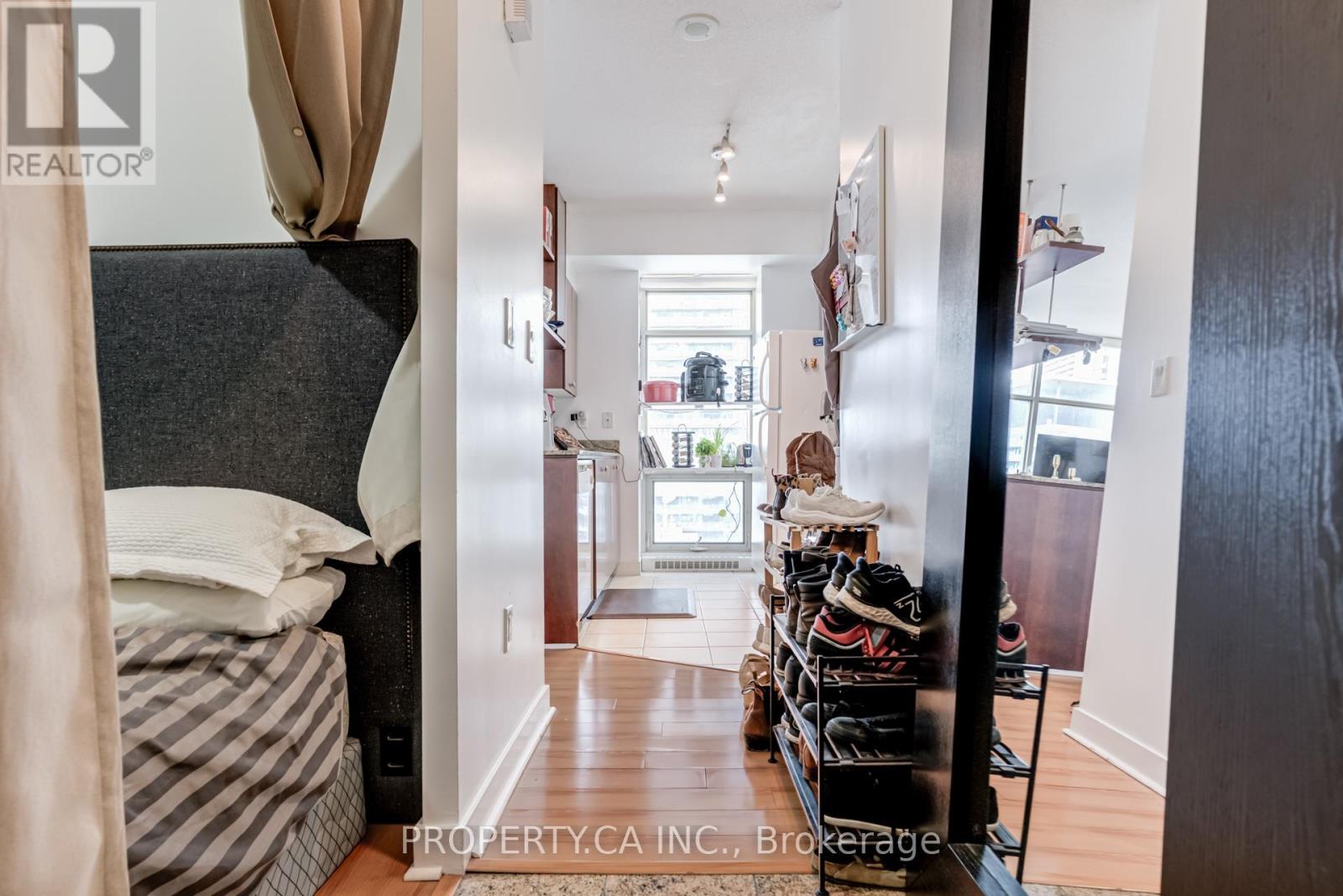 1703 - 35 Mariner Terrace, Toronto, Ontario  M5V 3V9 - Photo 9 - C12790086