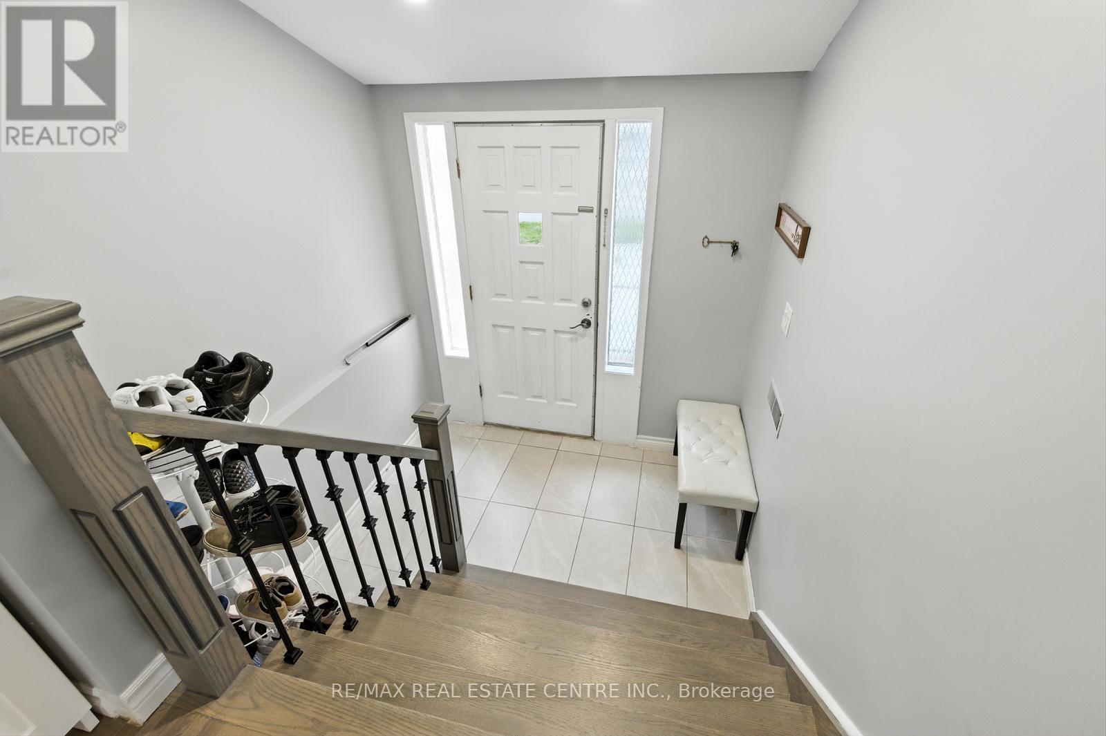 6423 Chaumont Crescent, Mississauga, Ontario  L5N 2M7 - Photo 6 - W12790052