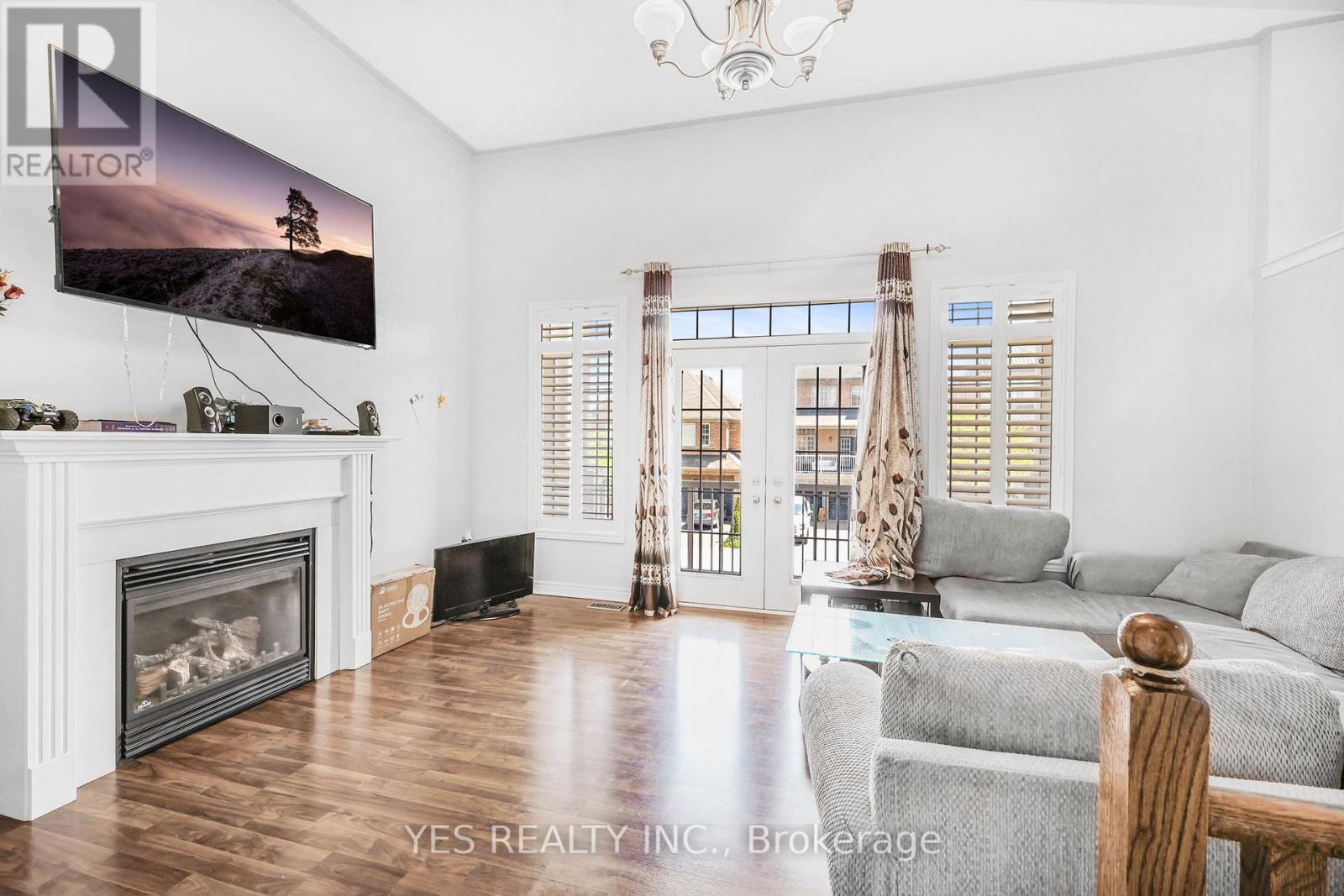 49 Sleightholme Crescent, Brampton, Ontario  L6P 3E8 - Photo 5 - W12790076