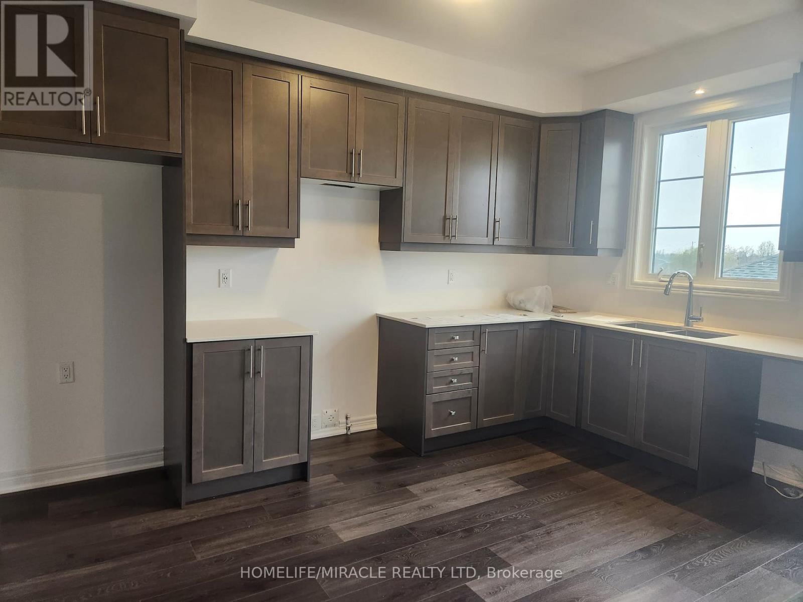 2 - 106 Court Drive, Brant, Ontario  N3L 4G7 - Photo 8 - X12790046