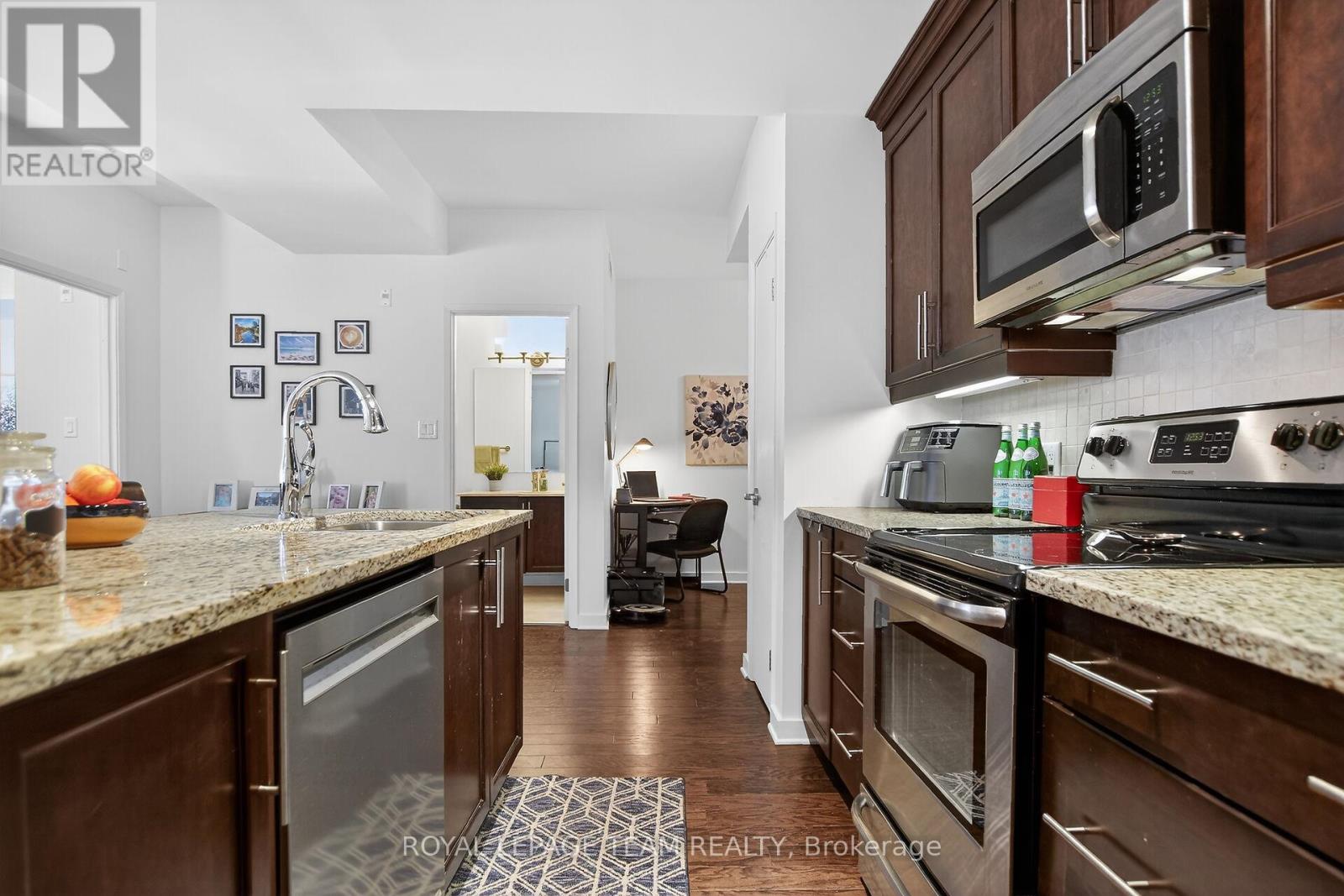 204 - 310 Centrum Boulevard, Ottawa, Ontario K1E 0A3 - Photo 10 - X12790106