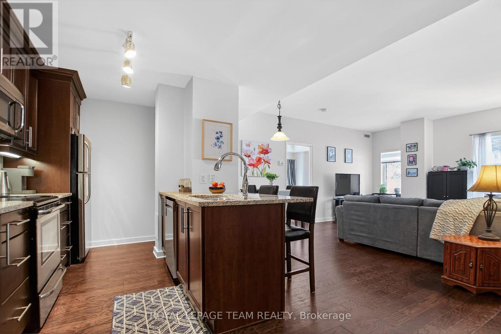 204 - 310 Centrum Boulevard, Ottawa, Ontario K1E 0A3 - Photo 6 - X12790106