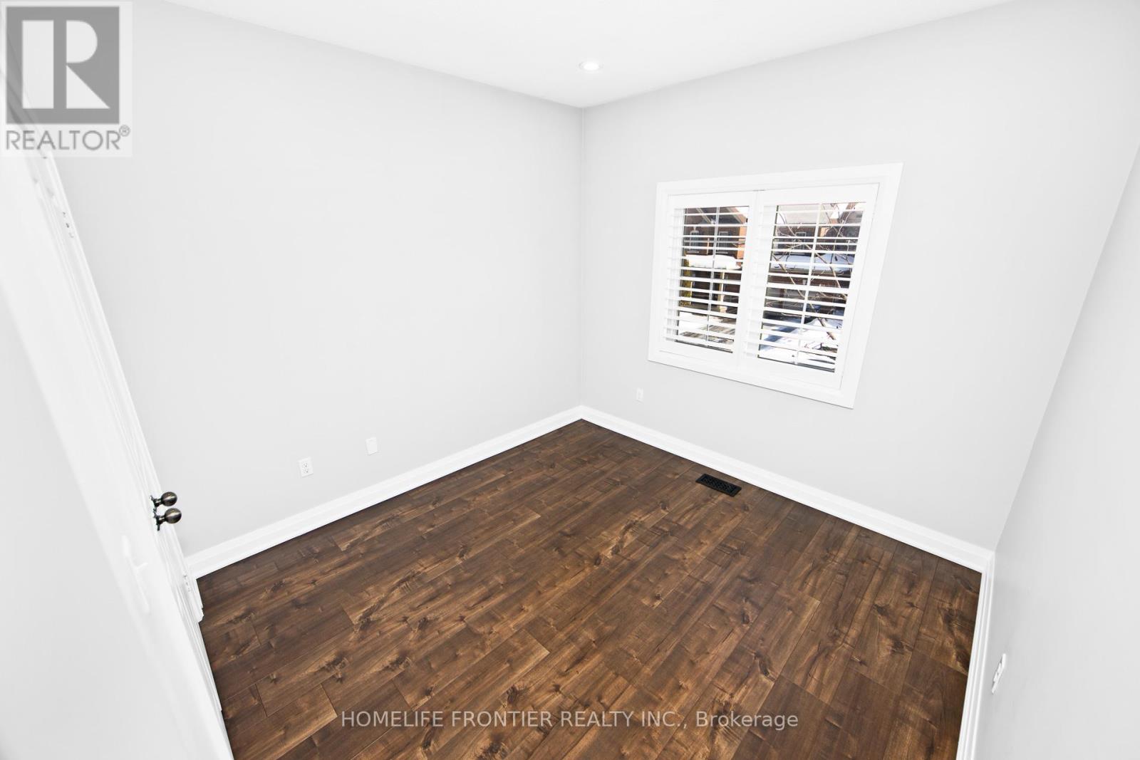 8 Amberglow Court, Brampton, Ontario  L6Y 2E3 - Photo 16 - W12777262