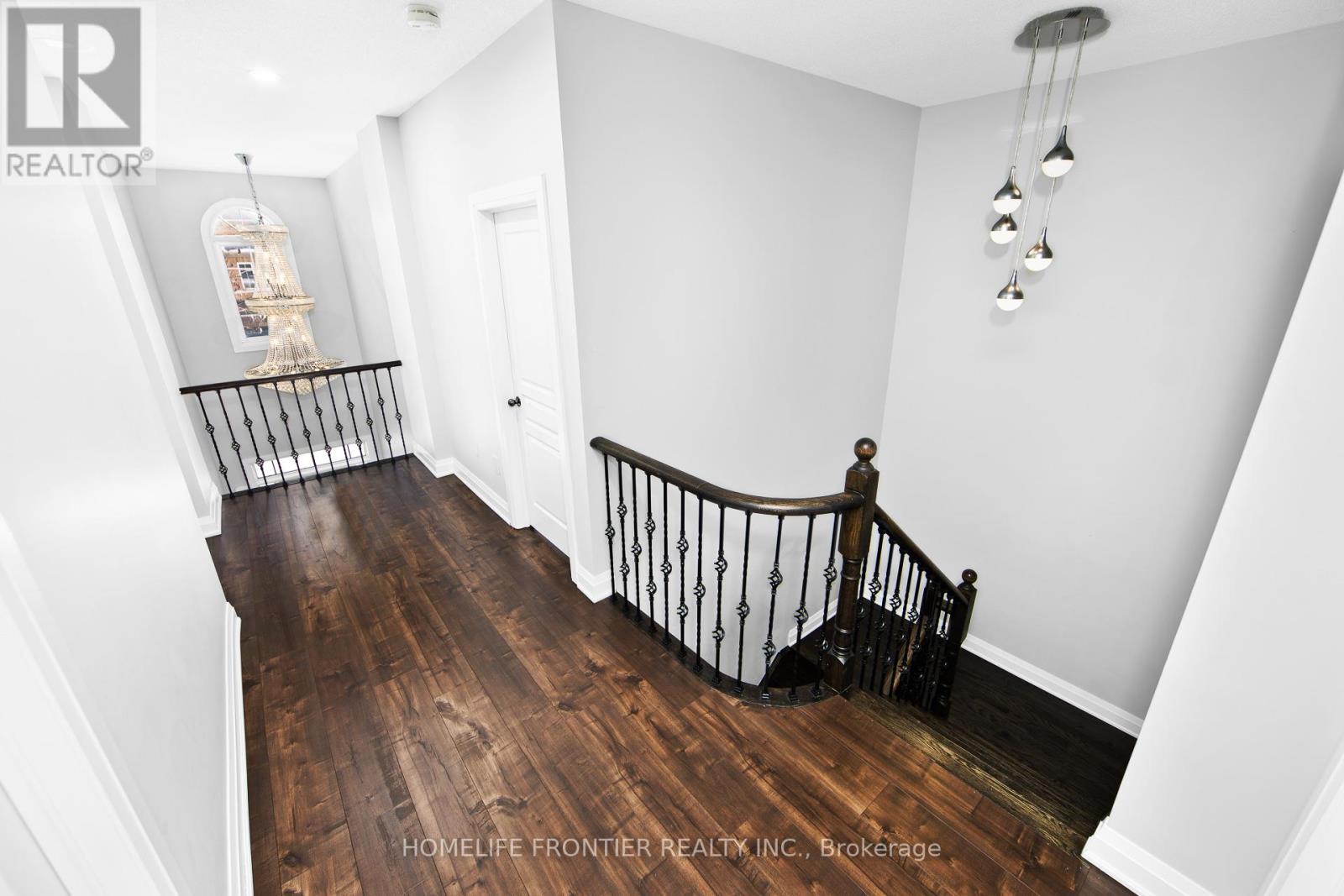 8 Amberglow Court, Brampton, Ontario  L6Y 2E3 - Photo 11 - W12777262