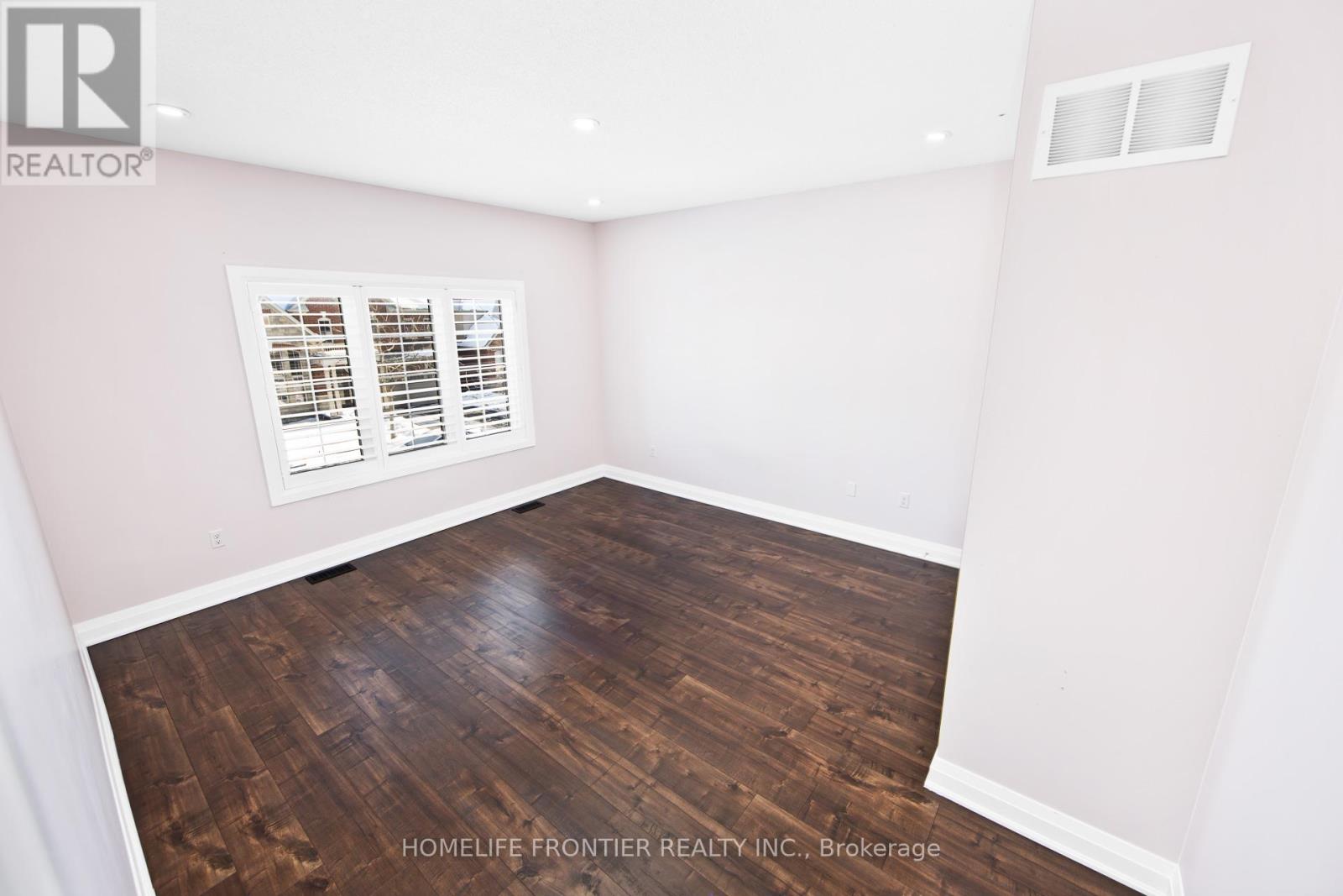 8 Amberglow Court, Brampton, Ontario  L6Y 2E3 - Photo 14 - W12777262