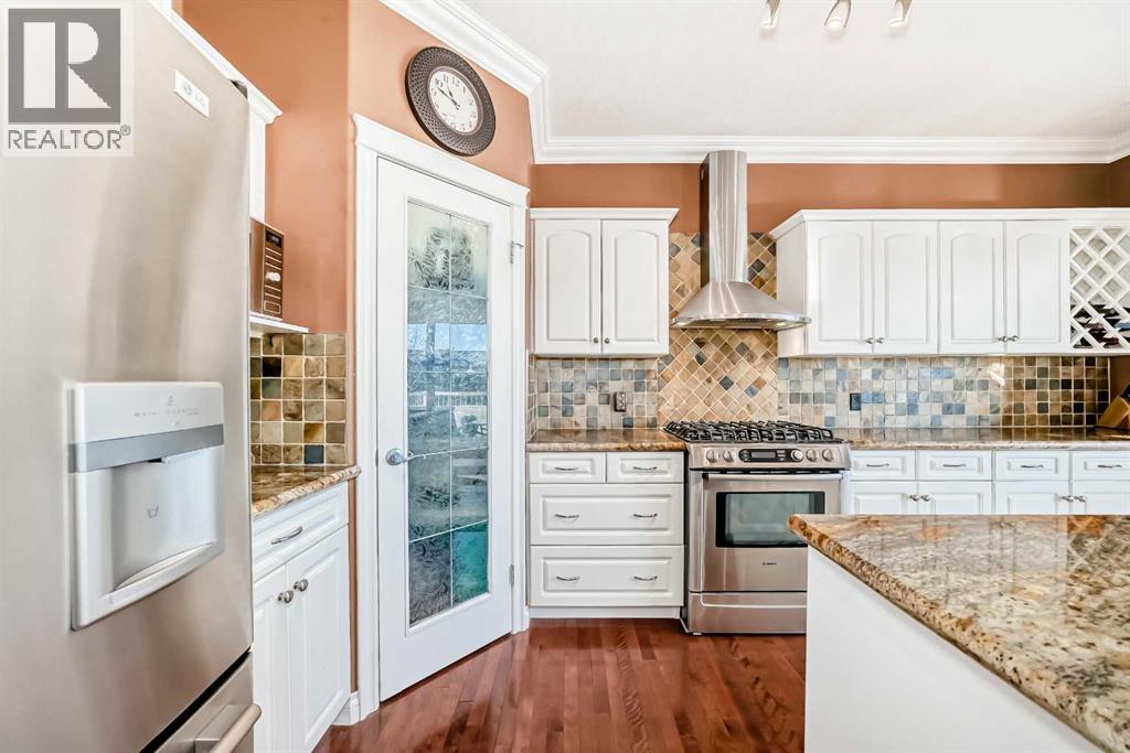 206 Shannon Estates Terrace Sw, Calgary, Alberta T2Y 4C6 - Photo 4 - A2283369