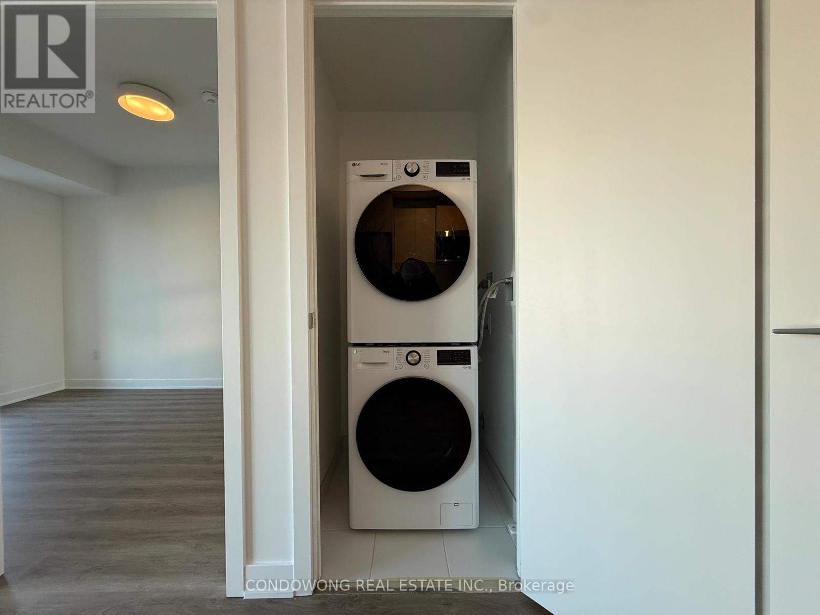 553 - 30 Dreamers Way, Toronto, Ontario  M5A 0Y7 - Photo 8 - C12790116