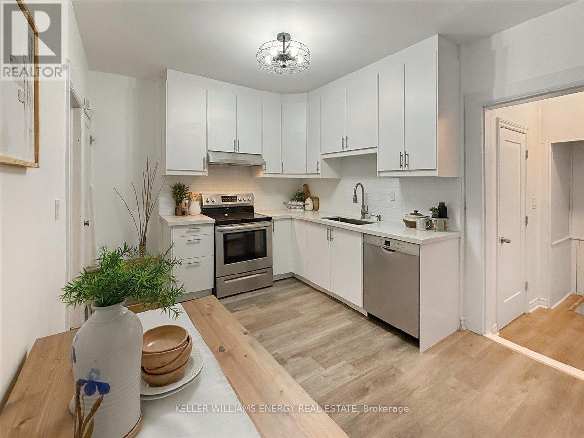 25 Spring Grove Avenue, Toronto, Ontario  M6N 3H2 - Photo 21 - W12788632