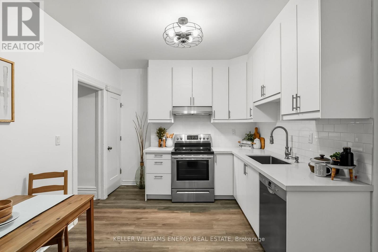 25 Spring Grove Avenue, Toronto, Ontario  M6N 3H2 - Photo 19 - W12788632