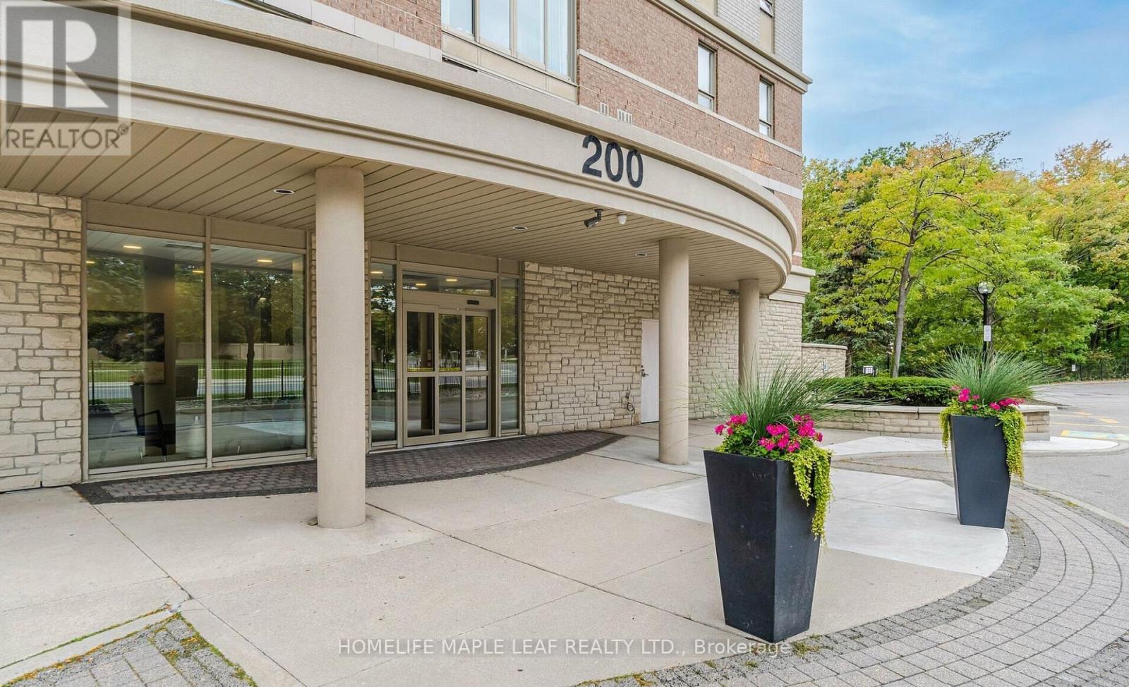 1304 - 200 Burnhamthorpe Road E, Mississauga, Ontario  L5A 4L4 - Photo 2 - W12790108