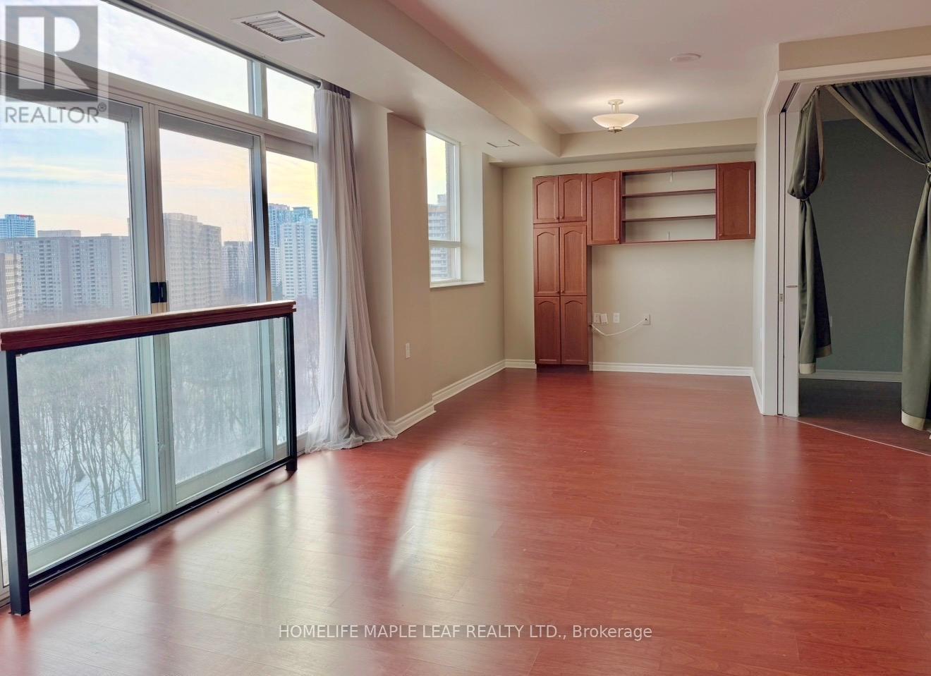 1304 - 200 Burnhamthorpe Road E, Mississauga, Ontario  L5A 4L4 - Photo 24 - W12790108