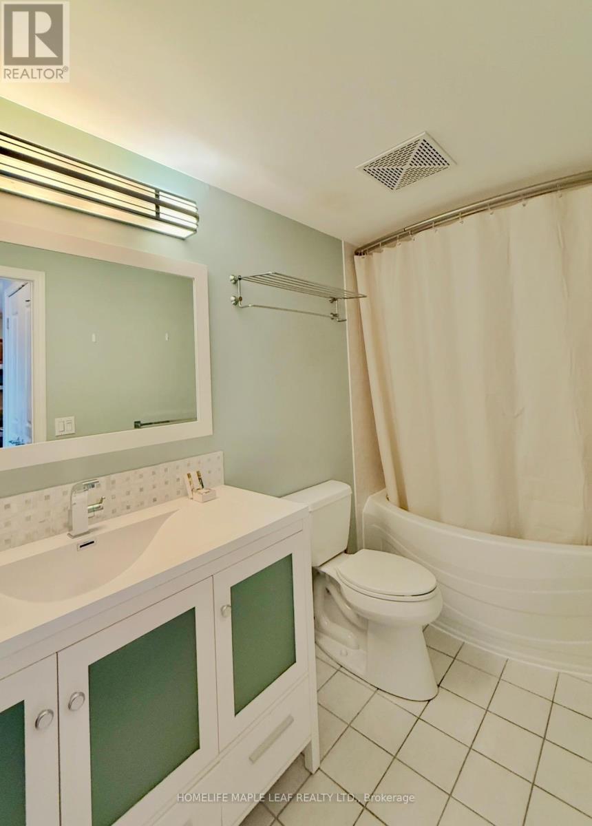 1304 - 200 Burnhamthorpe Road E, Mississauga, Ontario  L5A 4L4 - Photo 25 - W12790108