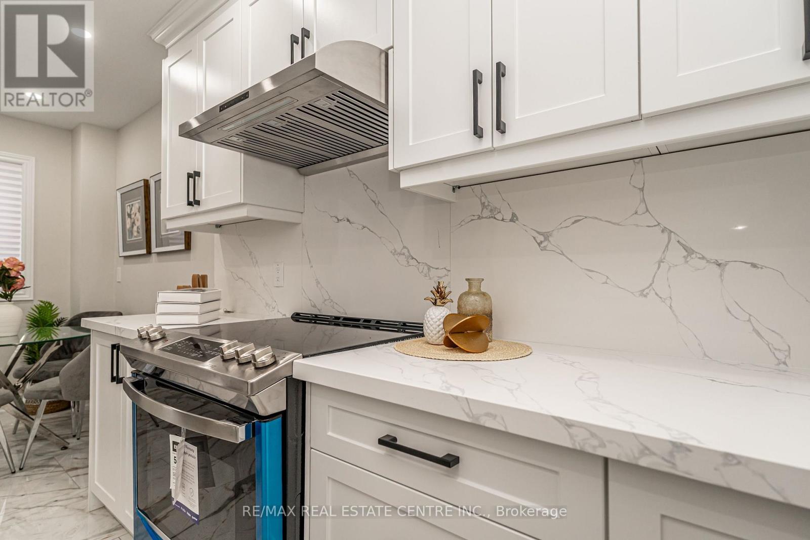 20 Hayden Court, Brampton, Ontario  L6S 1Y3 - Photo 15 - W12789396