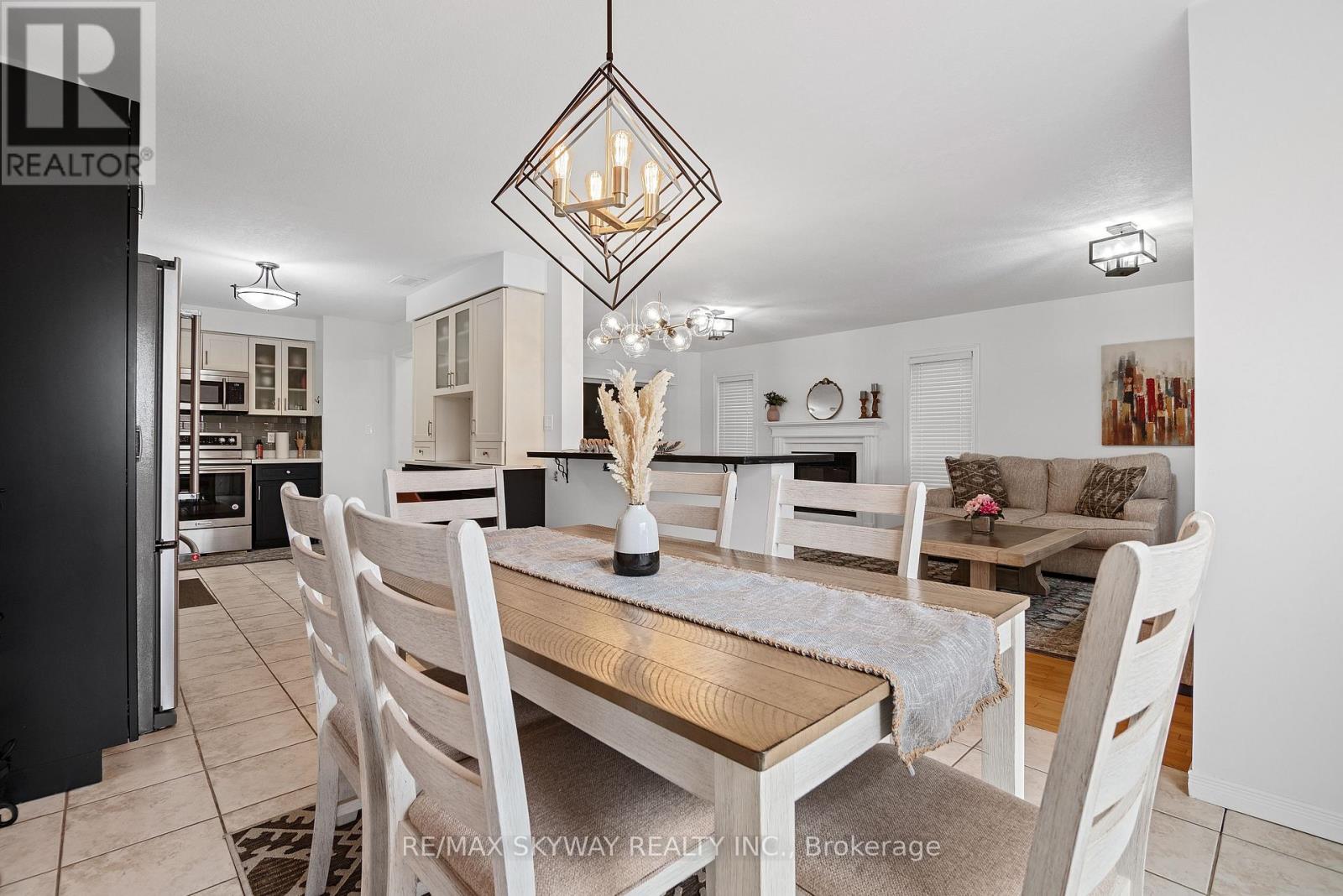 116 Severn Drive, Guelph, Ontario  N1E 7K6 - Photo 11 - X12790048