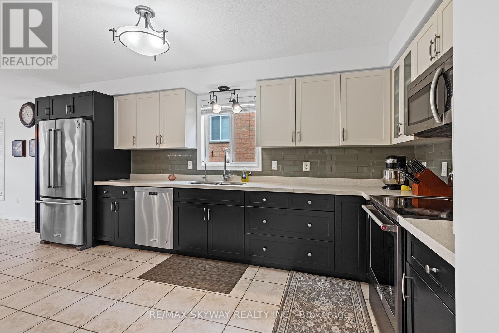 116 Severn Drive, Guelph, Ontario  N1E 7K6 - Photo 13 - X12790048