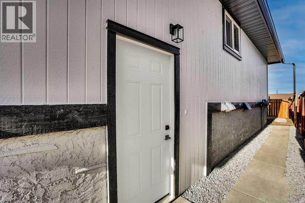 1306 Berkley Drive Nw, Calgary, Alberta  T3K 1S9 - Photo 30 - A2286533