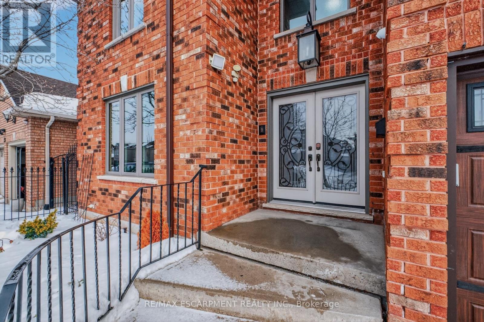 41 Candor Crescent, Hamilton, Ontario  L8E 4X6 - Photo 4 - X12790128