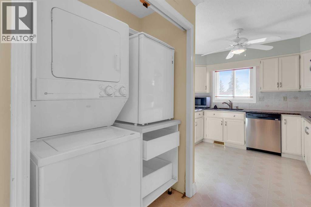 12 Vandoos Villas Nw, Calgary, Alberta  T3A 4W3 - Photo 17 - A2277705