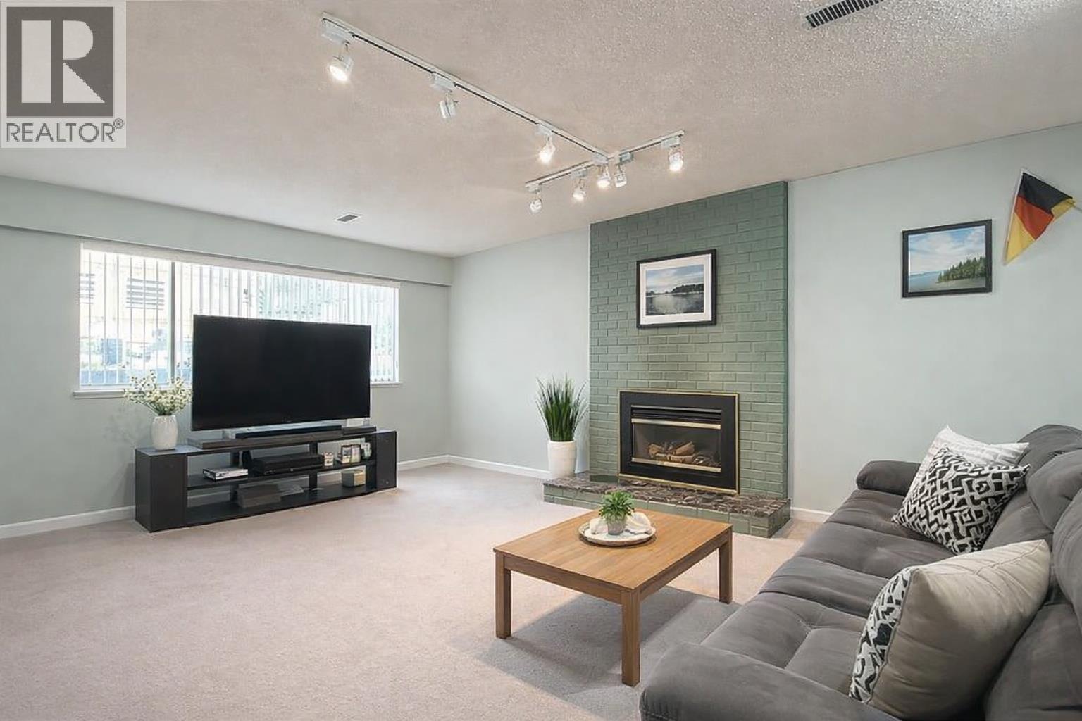 5716 48b Avenue, Delta, British Columbia  V4K 3Z1 - Photo 5 - R3087822