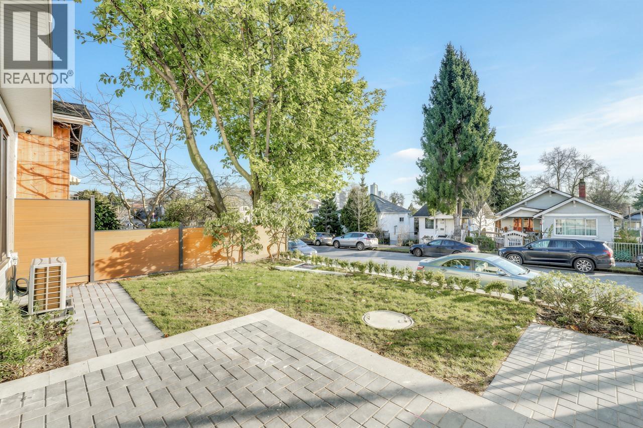 1 3547 E Georgia Street, Vancouver, British Columbia  V5K 2L9 - Photo 5 - R3083379