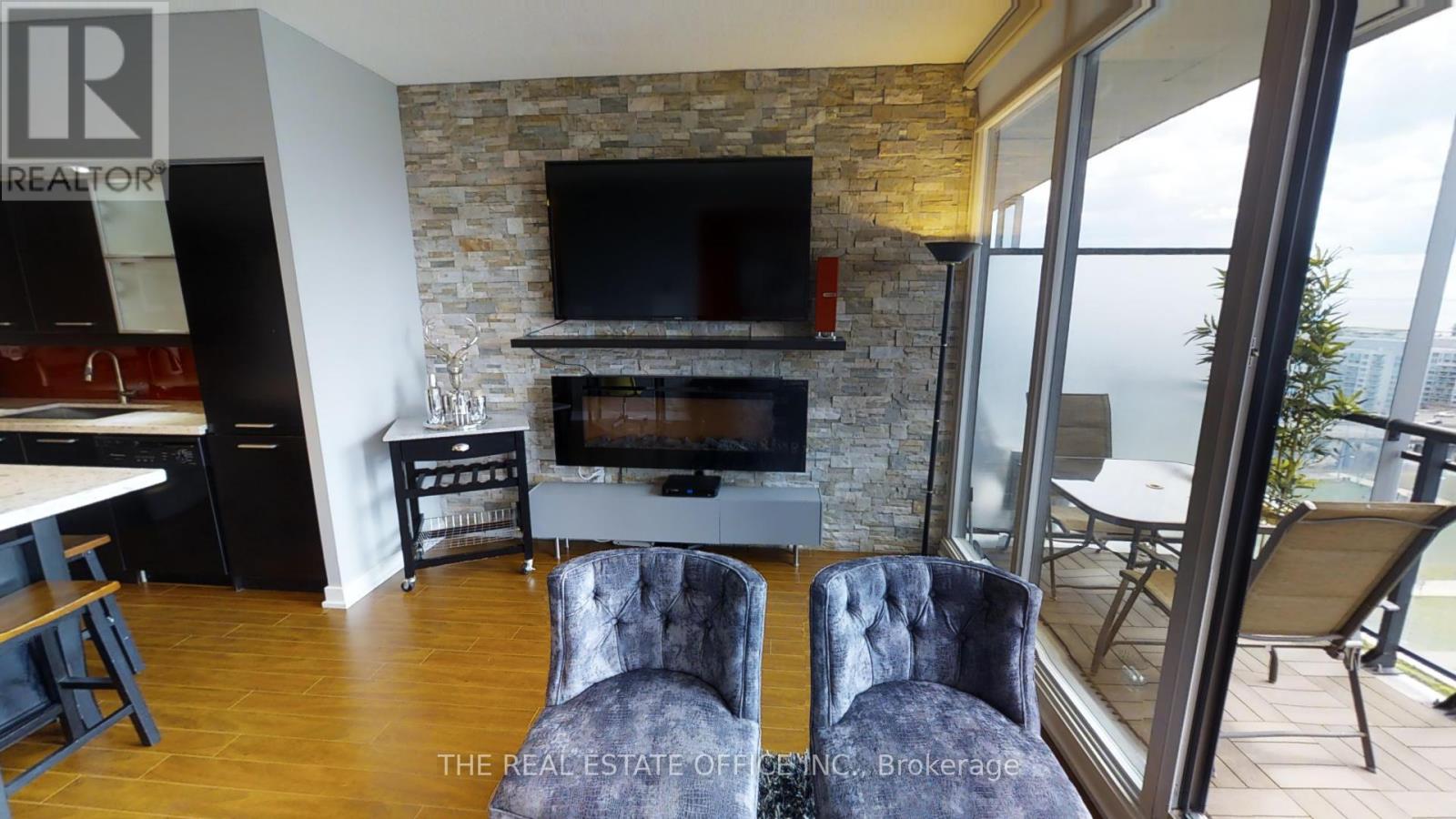 2010 - 8 Telegram Mews, Toronto, Ontario  M5V 3Z5 - Photo 6 - C12790138