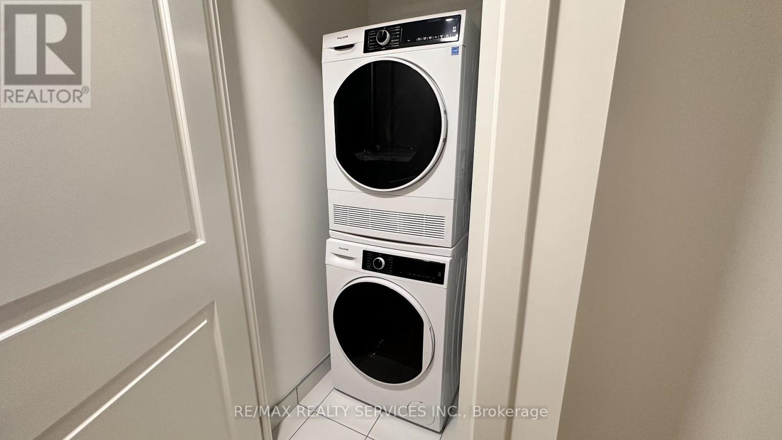 1216 - 15 Skyridge Drive, Brampton, Ontario  L6P 4S3 - Photo 4 - W12790136