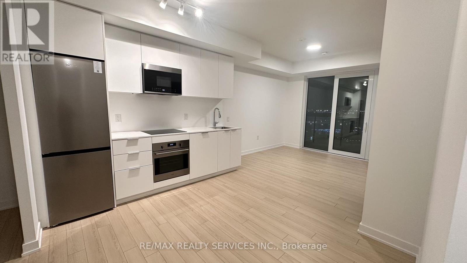 1216 - 15 Skyridge Drive, Brampton, Ontario  L6P 4S3 - Photo 6 - W12790136