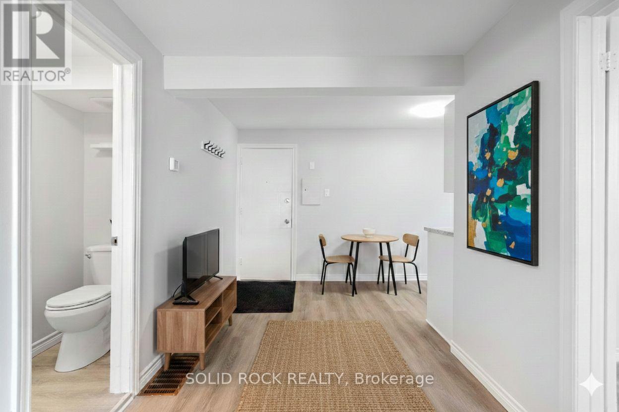 1 - 420 Arlington Avenue, Ottawa, Ontario  K1R 6Z8 - Photo 3 - X12695308