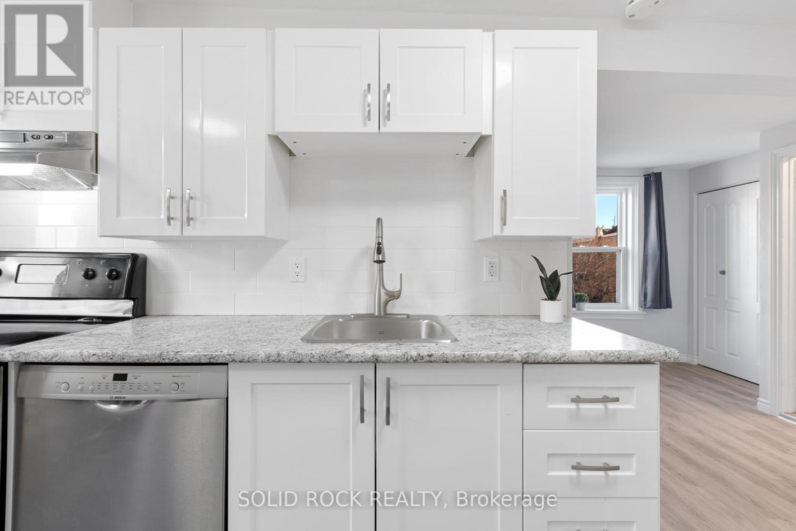 1 - 420 Arlington Avenue, Ottawa, Ontario  K1R 6Z8 - Photo 7 - X12695308