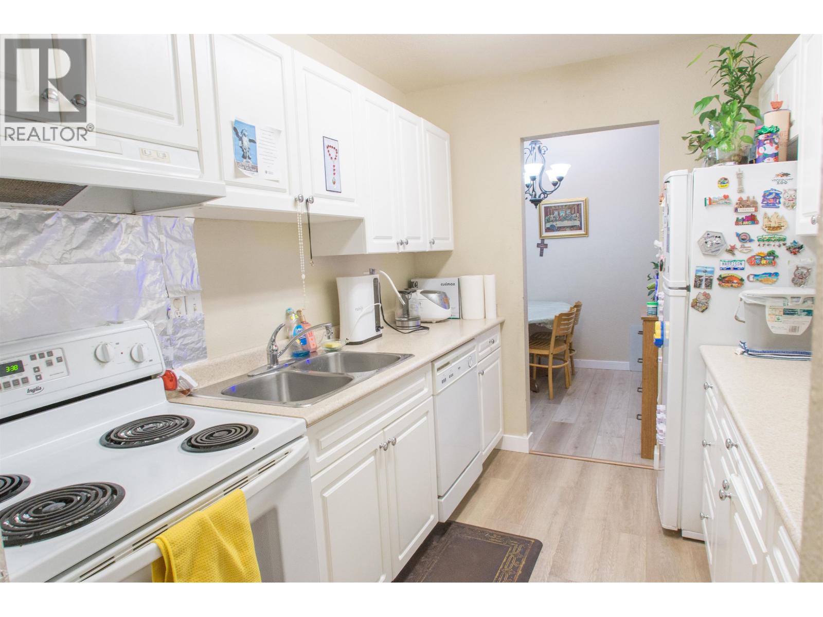 Listing Picture 11 of 21 : 112 3411 SPRINGFIELD DRIVE, Richmond / 烈治文 - 魯藝地產 Yvonne Lu Group - MLS Medallion Club Member