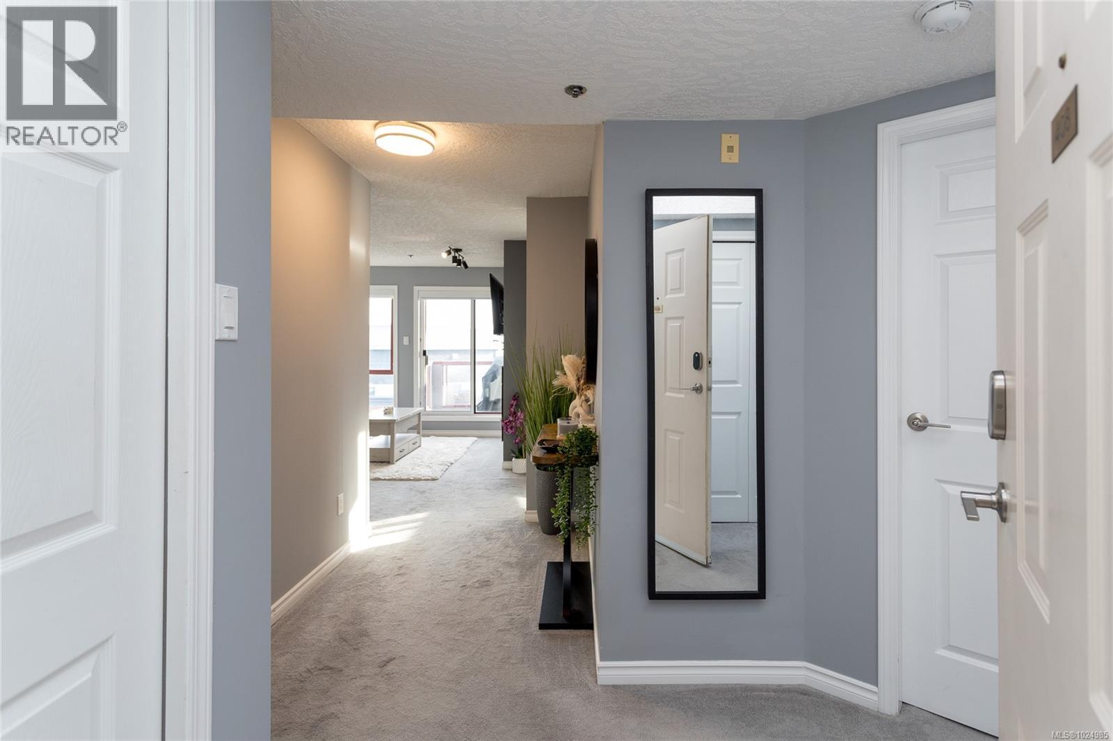 408 520 Dunedin St, Victoria, British Columbia  V8T 2L6 - Photo 3 - 1024985