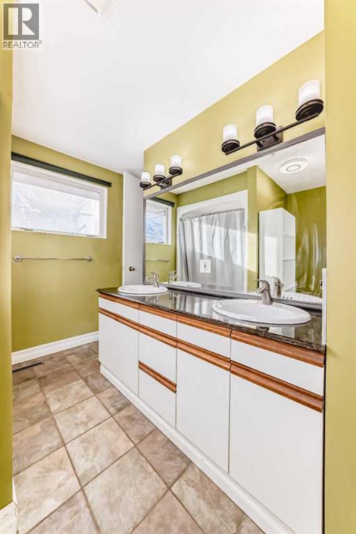 2831 63 Avenue Sw, Calgary, Alberta  T3E 5J6 - Photo 29 - A2280682