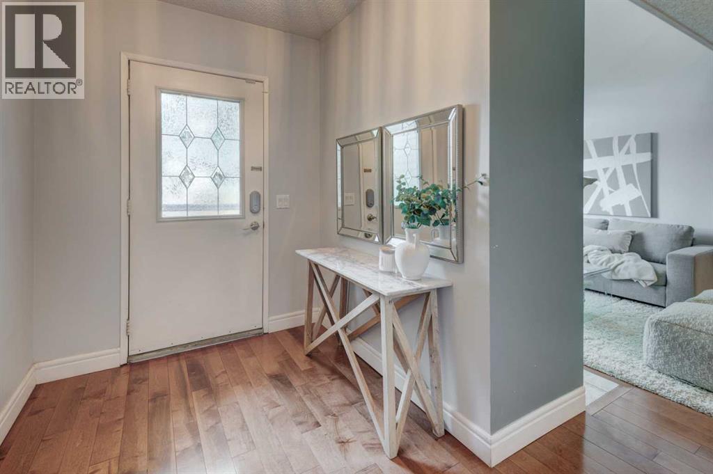 37, 12625 24 Street Sw, Calgary, Alberta T2W 4B1 - Photo 3 - A2285097