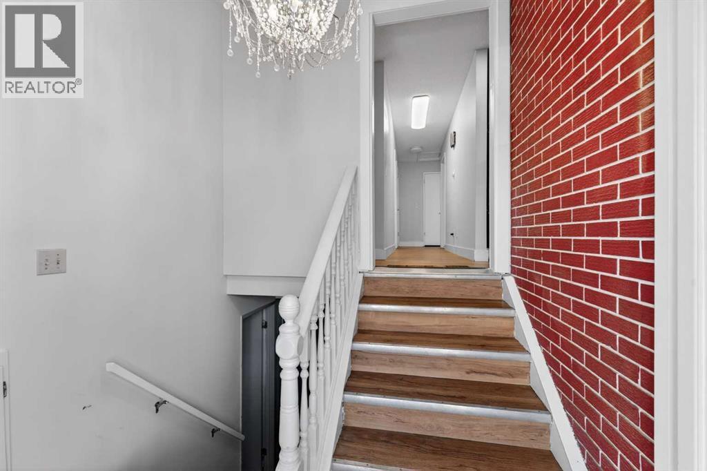 6003 Pinepoint Drive Ne, Calgary, Alberta  T1Y 2G2 - Photo 3 - A2286234