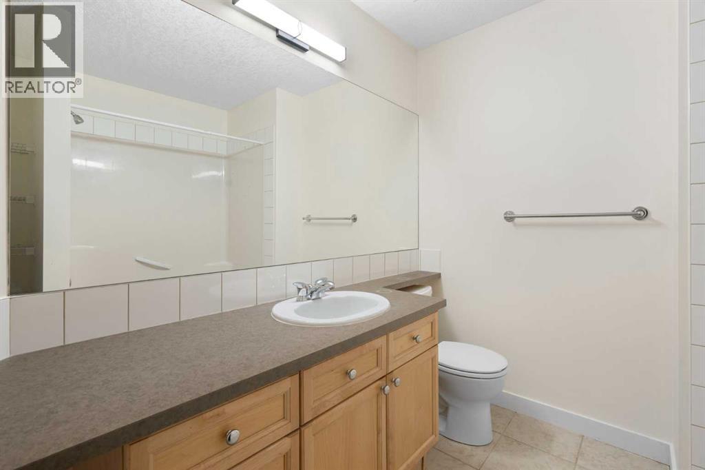 88 Crystal Shores Cove, Okotoks, Alberta  T1S 2B4 - Photo 17 - A2285787