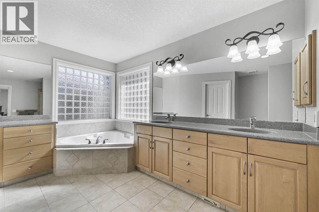 1458 Strathcona Drive Sw, Calgary, Alberta  T3H 4M2 - Photo 31 - A2286551