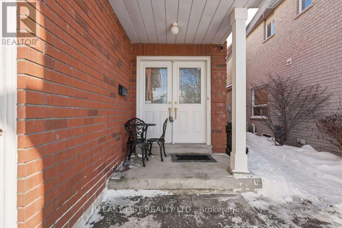 15 Coolspring Crescent, Caledon, Ontario  L7E 1W6 - Photo 3 - W12780936