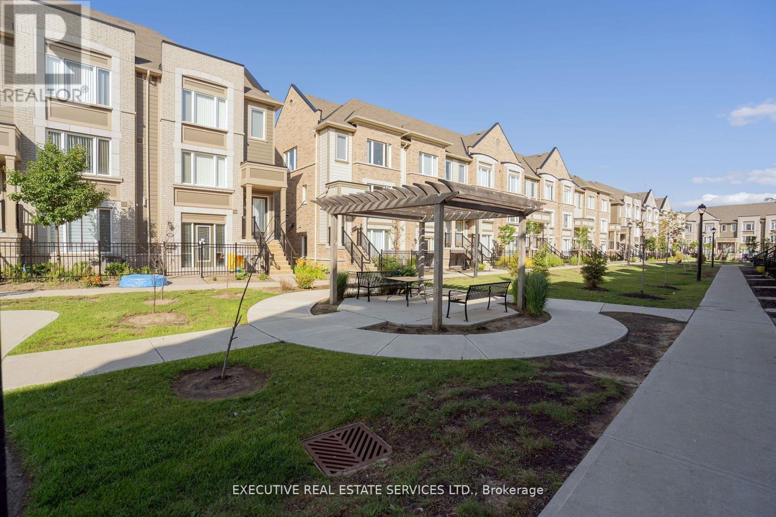 130 - 1 Beckenrose Court, Brampton, Ontario  L6Y 6G2 - Photo 5 - W12790164