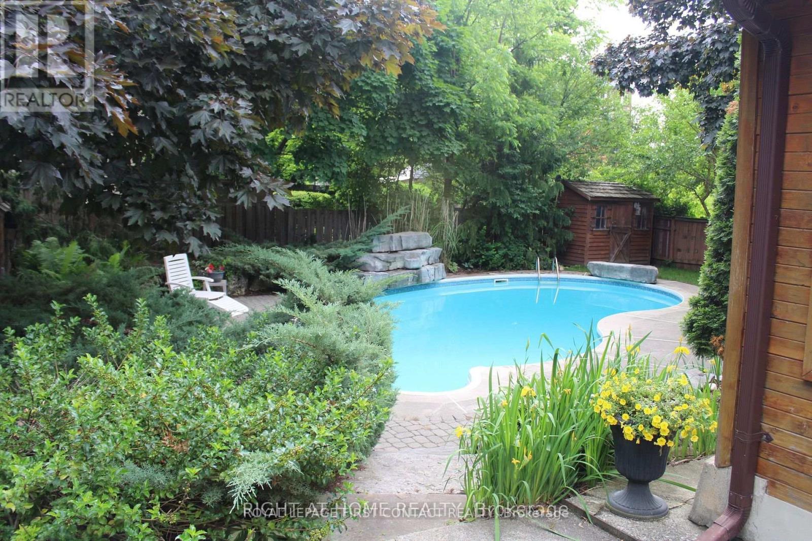 15 Rodney Street, Barrie, Ontario  L4M 4B5 - Photo 8 - S12568646