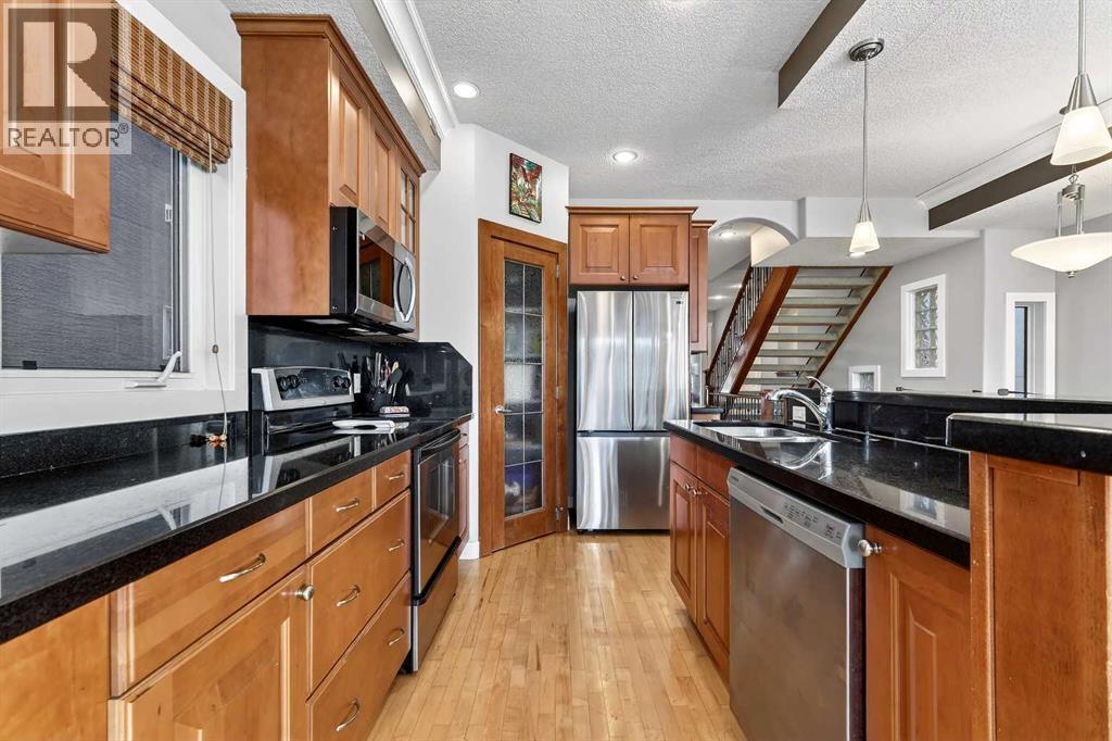 2410 35 Street Sw, Calgary, Alberta  T3E 2Y1 - Photo 11 - A2285066