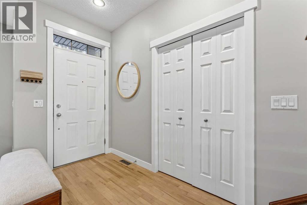 2410 35 Street Sw, Calgary, Alberta  T3E 2Y1 - Photo 2 - A2285066