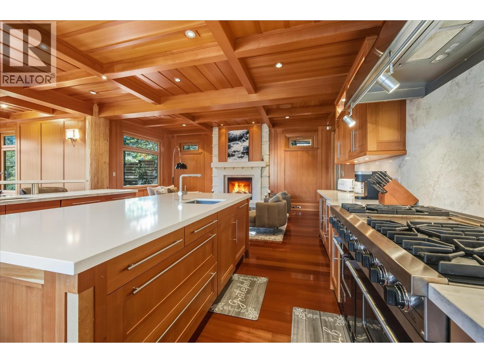 7425 Treetop Lane, Whistler, British Columbia  V8E 0E9 - Photo 11 - R3090053