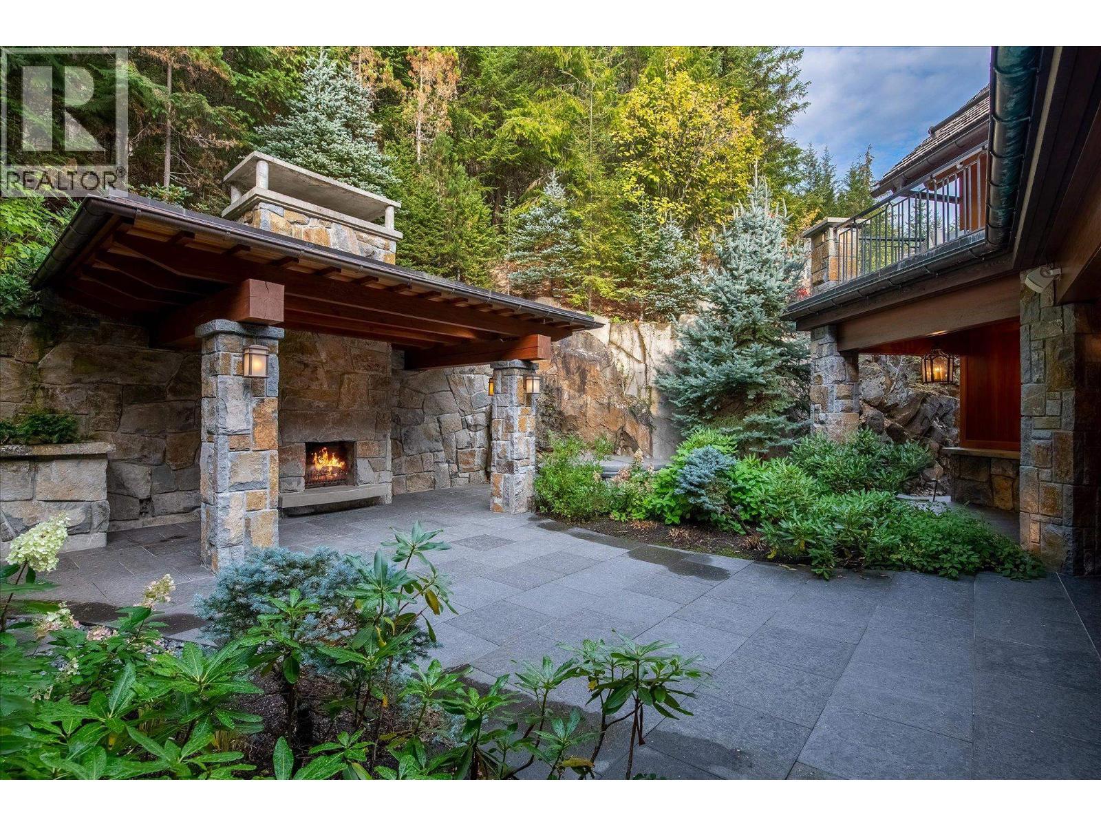 7425 Treetop Lane, Whistler, British Columbia  V8E 0E9 - Photo 16 - R3090053