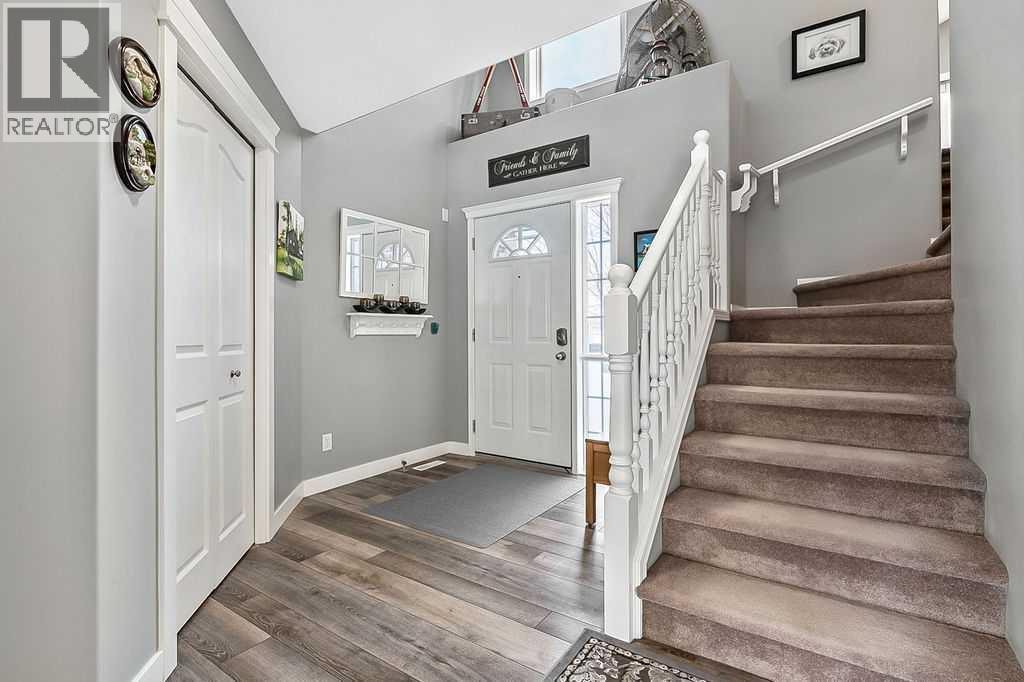 115 Cougarstone Square Sw, Calgary, Alberta  T3H 5J4 - Photo 4 - A2286206