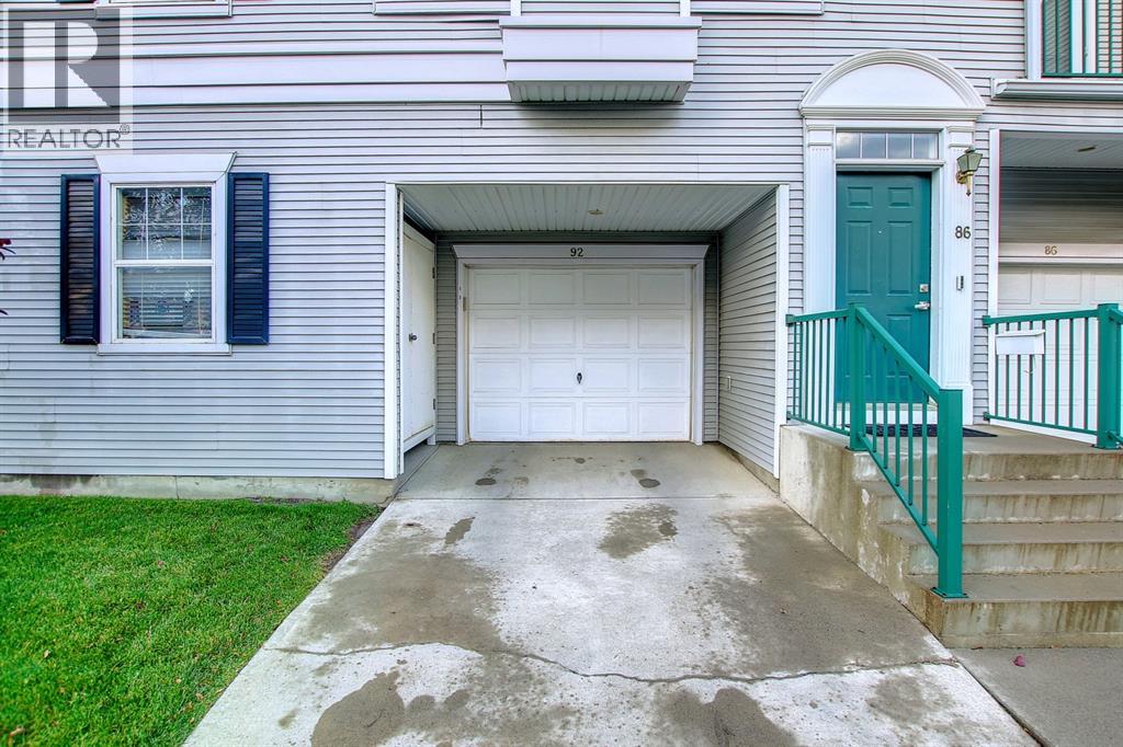 92 Prestwick Gardens Se, Calgary, Alberta  T2Z 3V4 - Photo 15 - A2286162