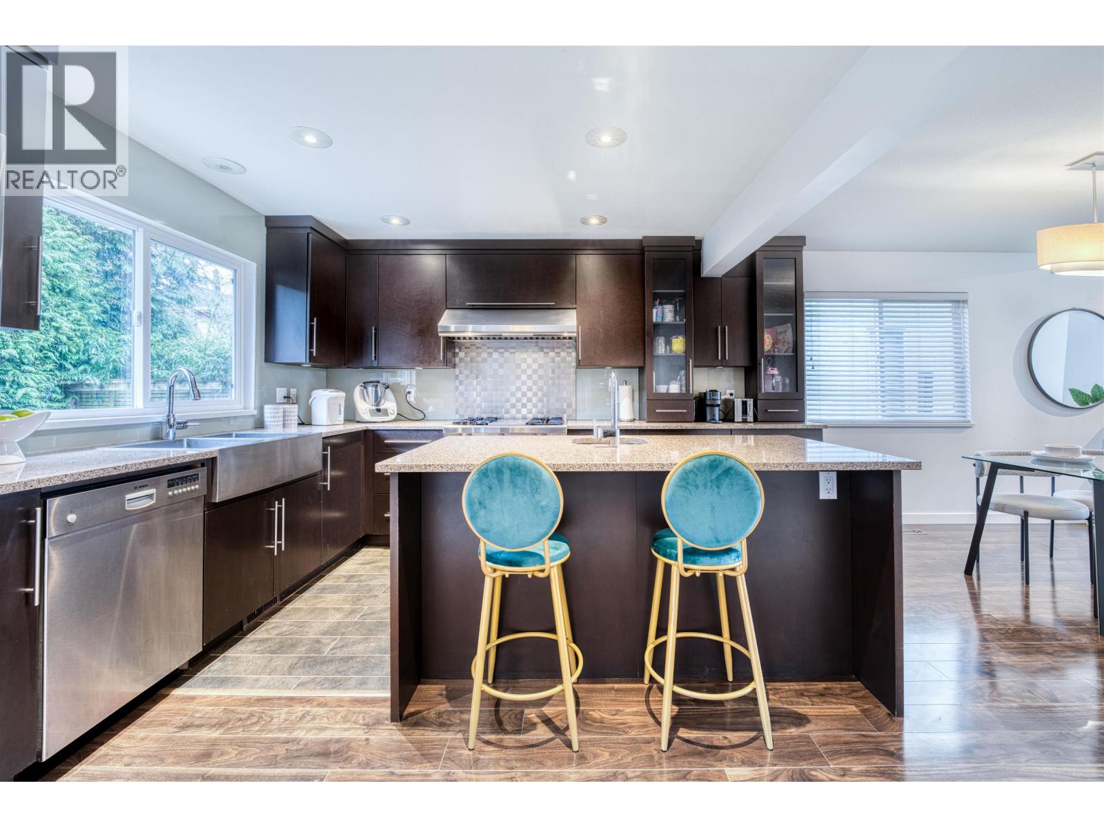 Listing Picture 8 of 23 : 12328 IMPERIAL DRIVE, Richmond / 烈治文 - 魯藝地產 Yvonne Lu Group - MLS Medallion Club Member