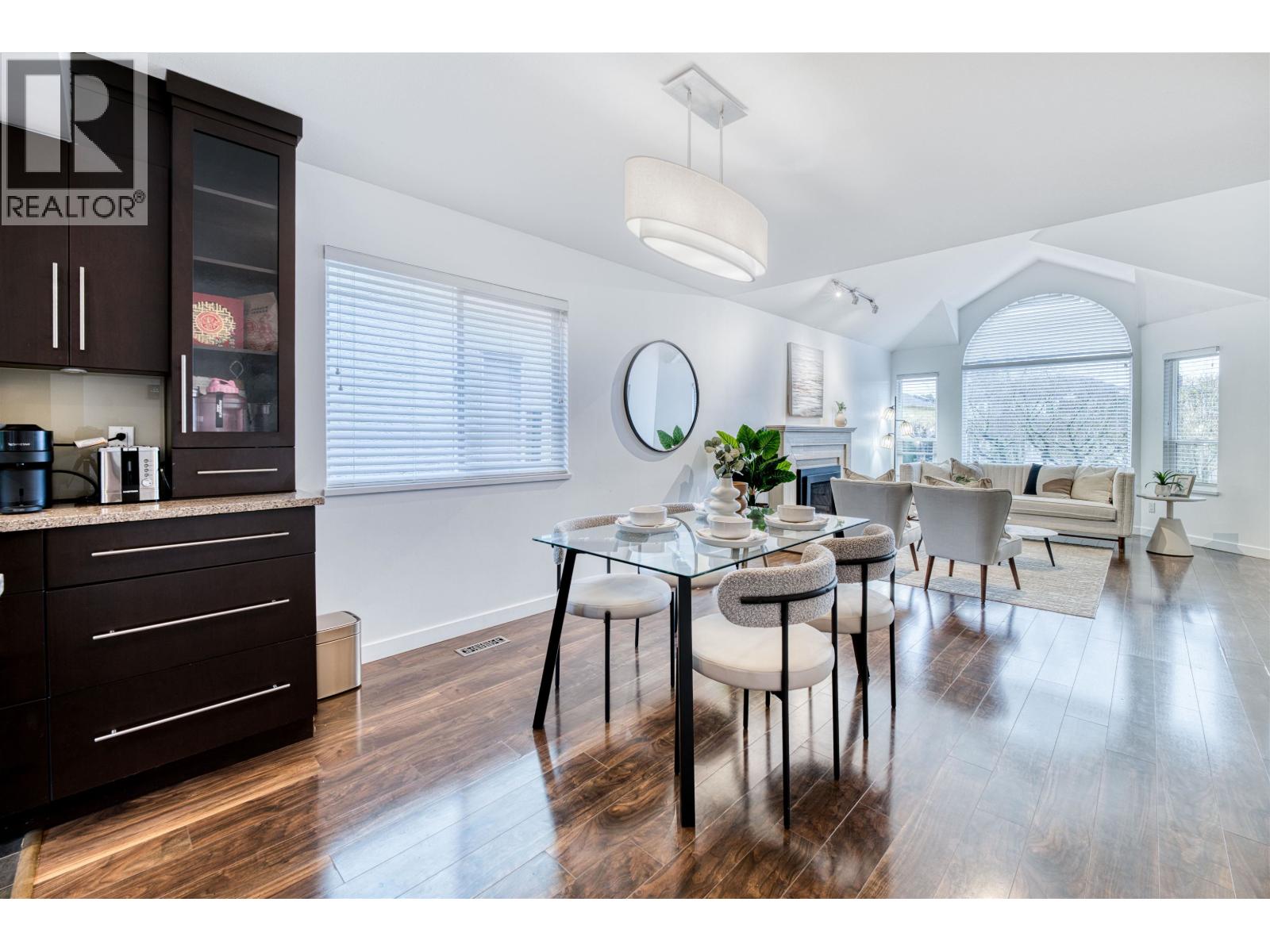 Listing Picture 6 of 23 : 12328 IMPERIAL DRIVE, Richmond / 烈治文 - 魯藝地產 Yvonne Lu Group - MLS Medallion Club Member